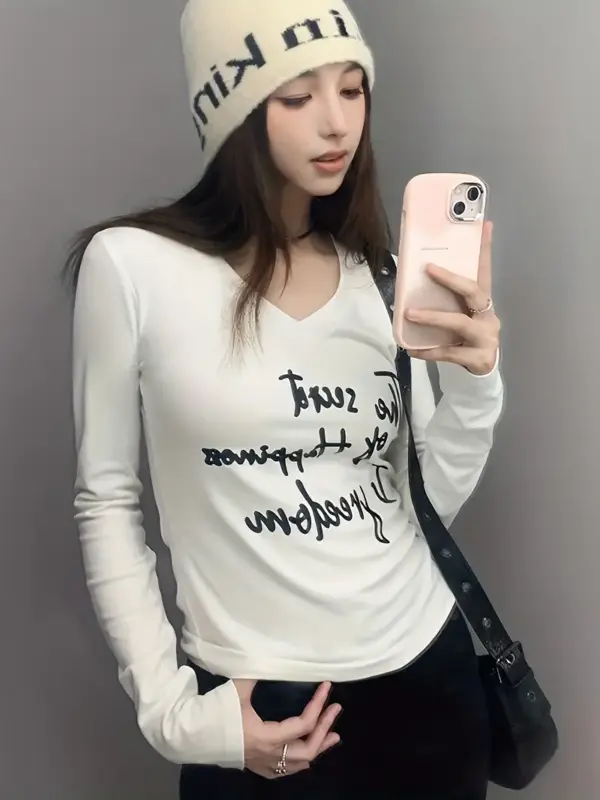 White top with black letter print - Image 5
