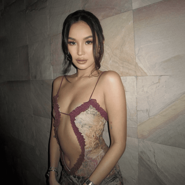 Loose navel-baring dress with suspenders and ruffles - Image 3